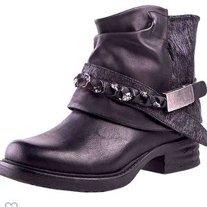 QWEIAS chunky Booktie